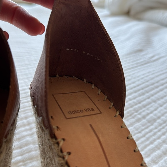 Dolce Vita wedges, sz 8.5 - Picture 2 of 4